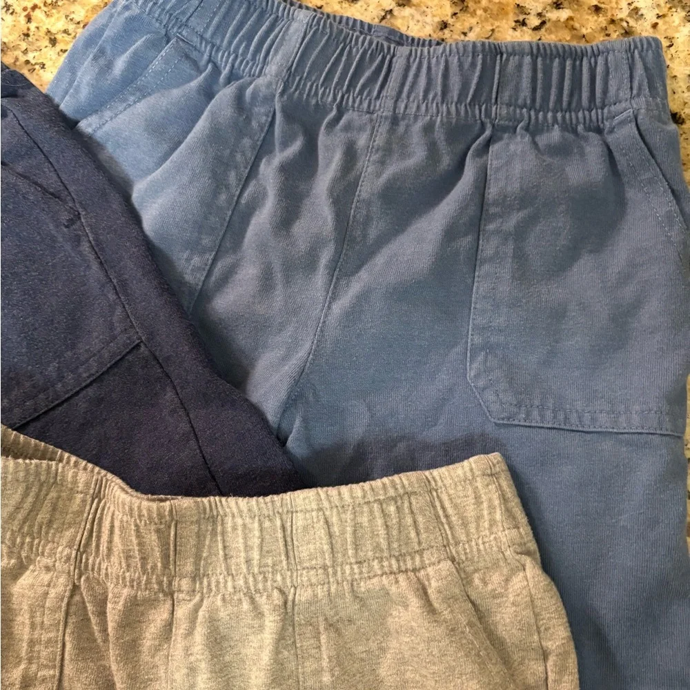 Bundle Size 4T OSHKOSH B’gosh 3 pairs shorts‎